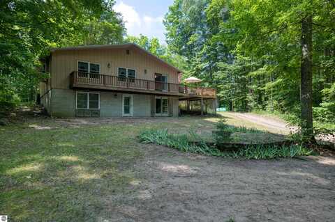 309 Oak Hill Road, Fife Lake, MI 49633