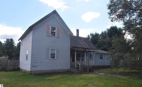 3901 W 16 Road, Mesick, MI 49668