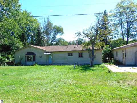 7140 Windoga Lake Drive, Weidman, MI 48893