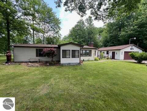 4251 Pebble Beach, Gladwin, MI 48624