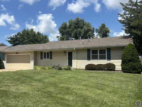 1724 SW 27th ST, Topeka, KS 66611