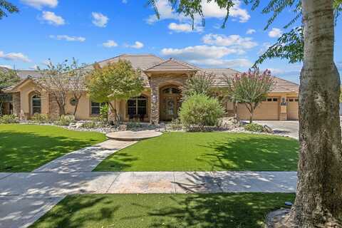 1715 S Crumal Street, Visalia, CA 93292