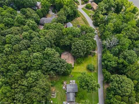 3541 Lakeshore Drive, Clemmons, NC 27012