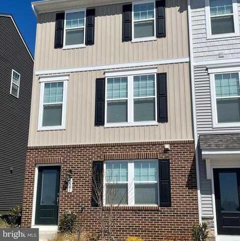327 PRESIDENTS POINTE AVE, RANSON, WV 25438