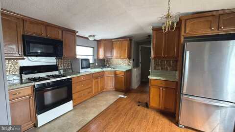 35 ROCKYWOOD LANE, ESSEX, MD 21221