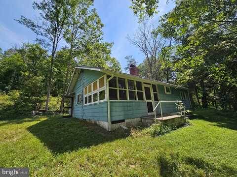 402 TURKEY BUZZARD LANE, GREAT CACAPON, WV 25422