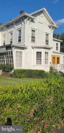37 W BROAD STREET, HOPEWELL, NJ 08525
