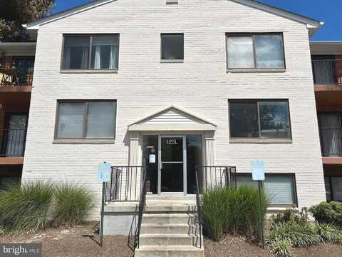 125 CLUBHOUSE DRIVE SW, LEESBURG, VA 20175