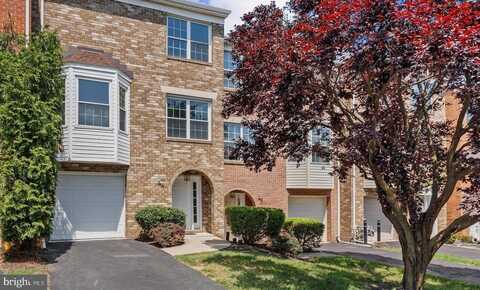 44 JAYME DRIVE, YORK, PA 17402