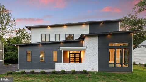 1052 BALLS HILL ROAD, MCLEAN, VA 22101