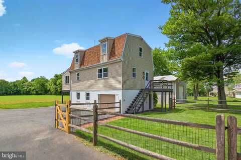 222 OLD RACETRACK ROAD, PARKESBURG, PA 19365
