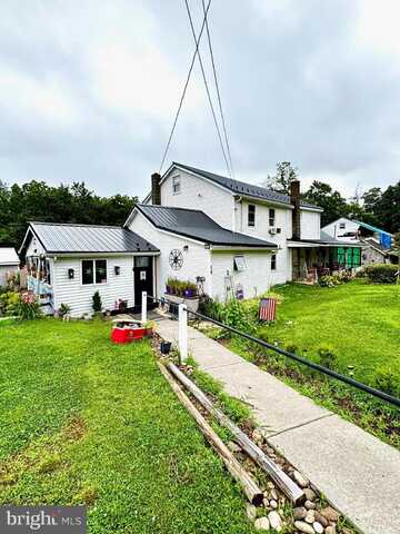 16 SCHOOL ROW STREET, POTTSVILLE, PA 17901