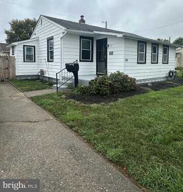 239 H STREET, CARNEYS POINT, NJ 08069
