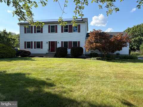12 N HOCKEY DRIVE, COLUMBUS, NJ 08022