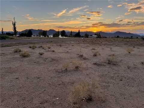 7717 E Monte Tesoro Drive, Kingman, AZ 86401