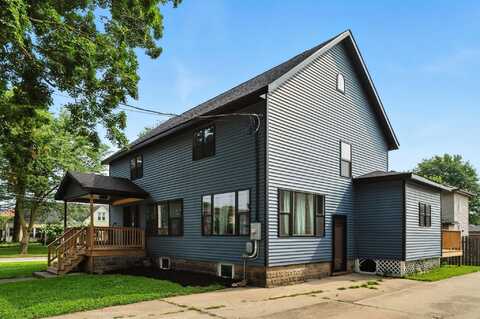 315 N Chestnut Avenue, New Hampton, IA 50659