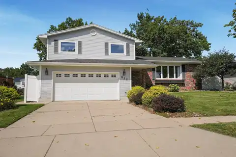822 Lynda Road, Waterloo, IA 50701