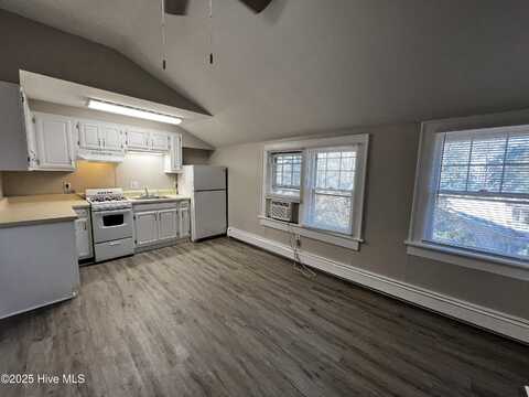 1221 Carolina Avenue, Elizabeth City, NC 27909