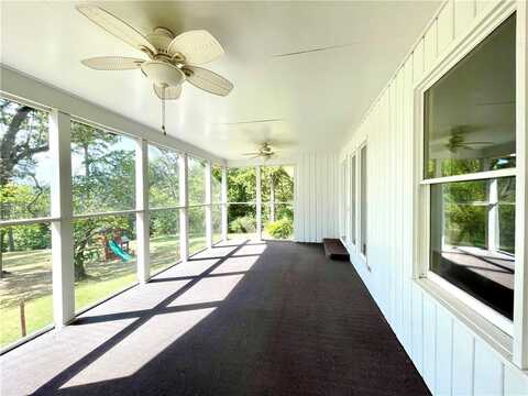 601 Parrott DR, Huntsville, AR 72740