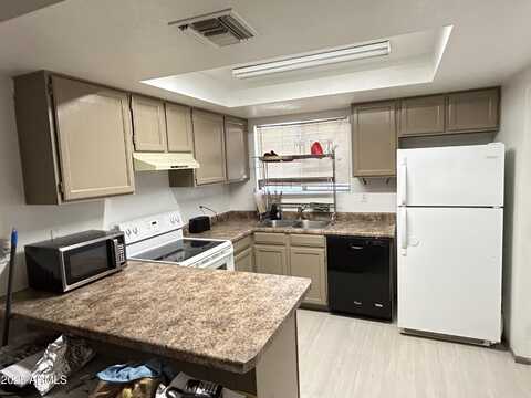 422 W PEBBLE BEACH Drive, Tempe, AZ 85282