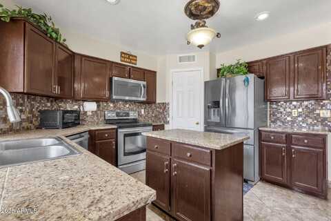 735 E GERONIMO Street, Chandler, AZ 85225