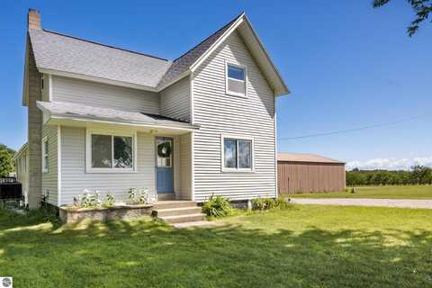 8511 S CENTER HIGHWAY, TRAVERSE CITY, MI 49684