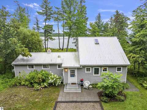 5269 SYLVAN POINT ROAD, HONOR, MI 49640