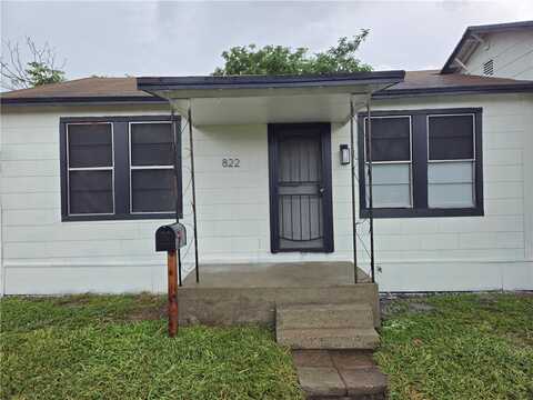 822 E Doddridge Avenue, Kingsville, TX 78363