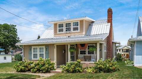 68 Klotz Avenue, Buckeye Lake, OH 43008