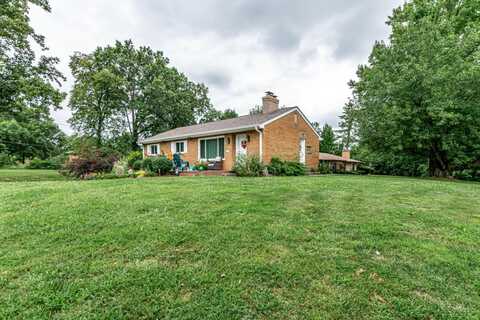 910 Lakeside Drive, Springfield, OH 45231