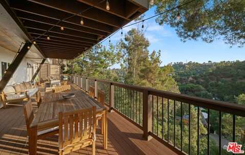 8579 Skyline Dr, Los Angeles, CA 90046