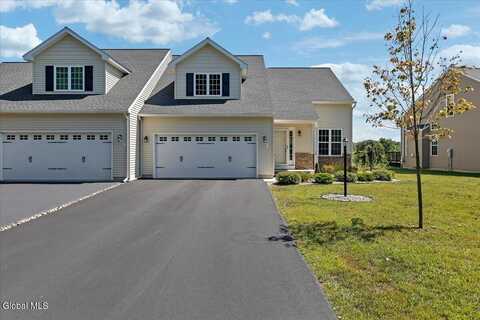 34 Chip Shot Way, Halfmoon, NY 12118