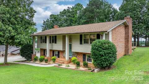 848 7th Street SE, Hickory, NC 28602