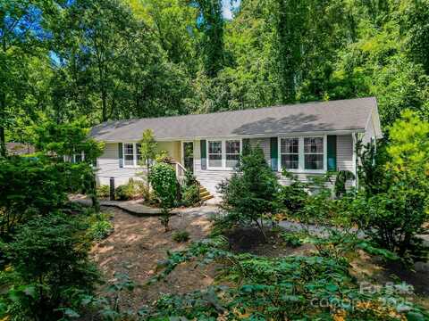 122 Little Jones Mountain Road, Asheville, NC 28805