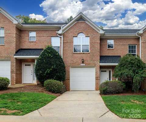 4726 Hunter Crest Lane, Charlotte, NC 28209