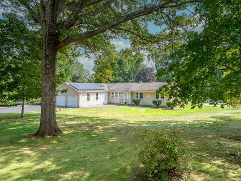 16 Gooseneck Hill Road, Canterbury, CT 06331