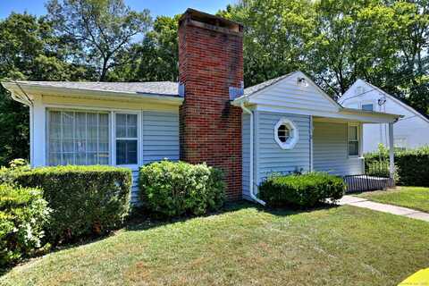 12 Lowell Avenue, Waterbury, CT 06708