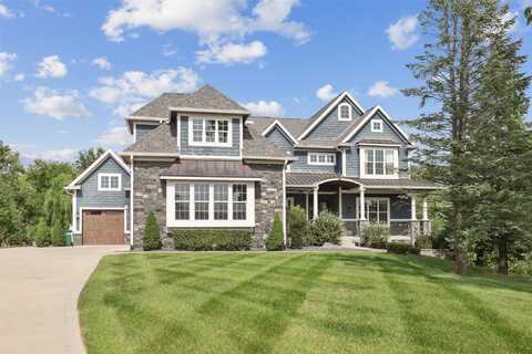 1738 S 40th Court, West Des Moines, IA 50265
