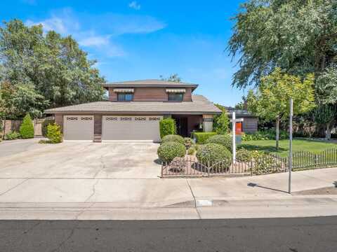 135 Villa Avenue, Clovis, CA 93612