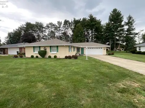 1529 Greenfield Court, Fremont, OH 43420