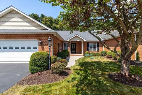 118 RED OAK DR, STAUNTON, VA 24401