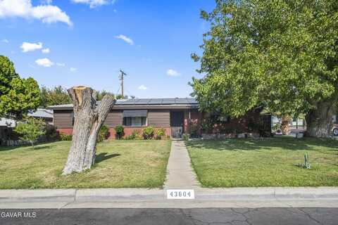 43604 Fern Avenue, Lancaster, CA 93534
