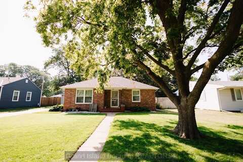 121 W 18th, Grand Island, NE 68801
