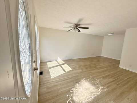 5111 Rangoon Way, Louisville, KY 40218