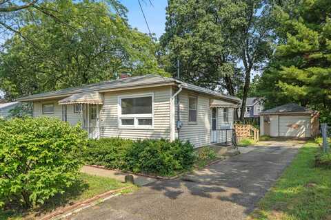 1421 Brookmark Street SE, Grand Rapids, MI 49508