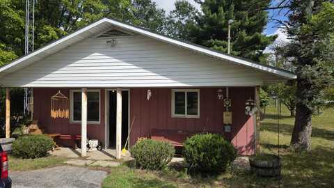9945 N US Highway 31, Free Soil, MI 49411