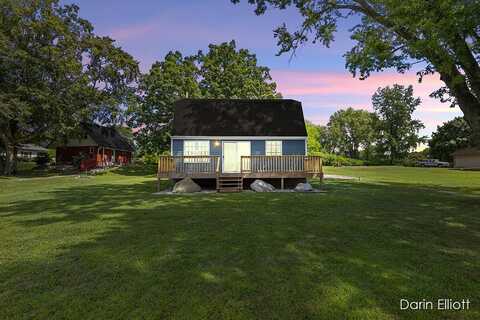 3927 E Shore Drive, Stanton, MI 48888