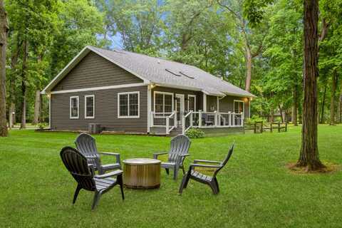 2917 White Oaks Ridge, Buchanan, MI 49107