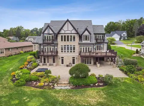 4349 Island View Drive, Fenton, MI 48430