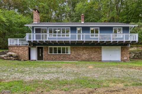 58 Lilly Rd, Wanaque, NJ 07465